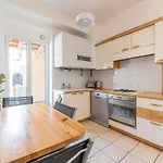 Maison De Ville Familiale, 5 Chambres, Terrasse, A 20 Minutes Du Centre Ville