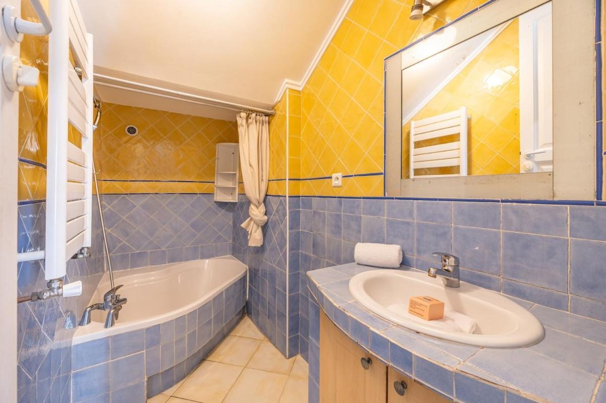 Ferienhaus Maison De Familiale, 5 Chambres, Terrasse, A 20 Minutes Du Centre Nizza