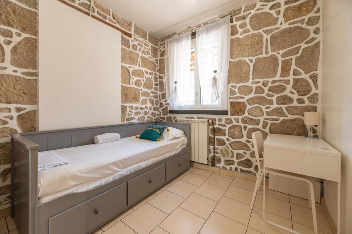 Ferienhaus Maison De Familiale, 5 Chambres, Terrasse, A 20 Minutes Du Centre *