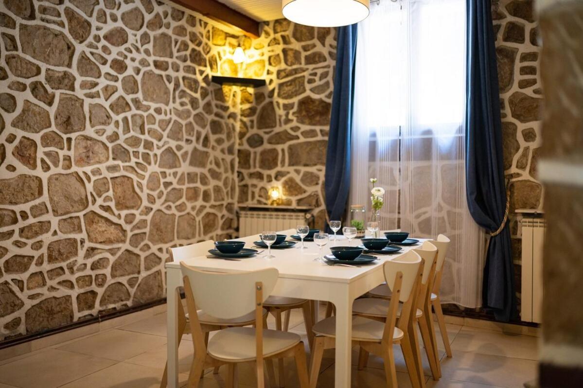Ferienhaus Maison De Familiale, 5 Chambres, Terrasse, A 20 Minutes Du Centre Nizza